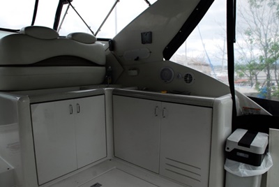 NY charter boat Yacht 17 bridge